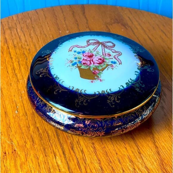Limoges Castel France Porcelain Trinket Box/ 22 krt gold Cobalt Blue display - Picture 1 of 7